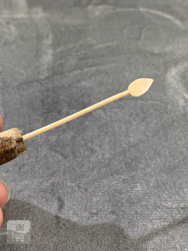 清晚期青花旗开得胜人物故事纹鼻烟壶 - 图13